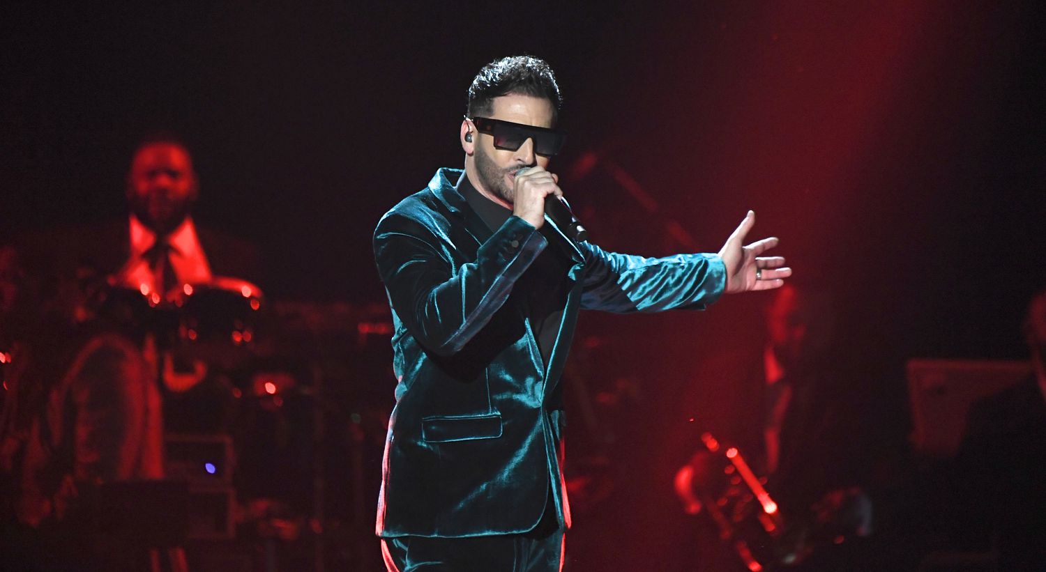 Jon B. performing on tour