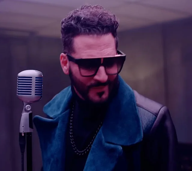 Jon B. playing live